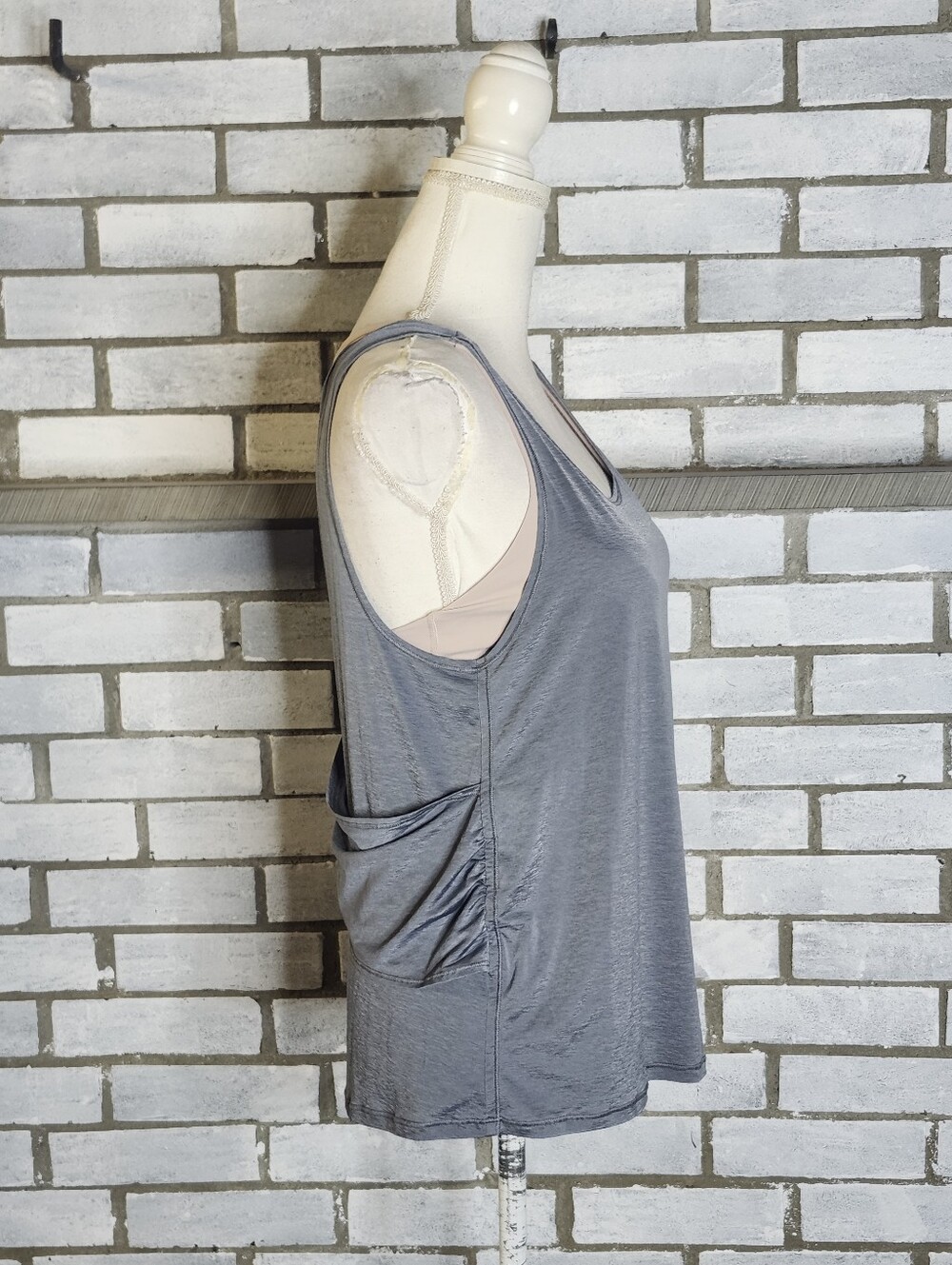 • Lululemon Women's 2 In 1 Sports Bra And Tank Top Sz 6 Gray & Beige Criss Cross - Picture 5 of 10